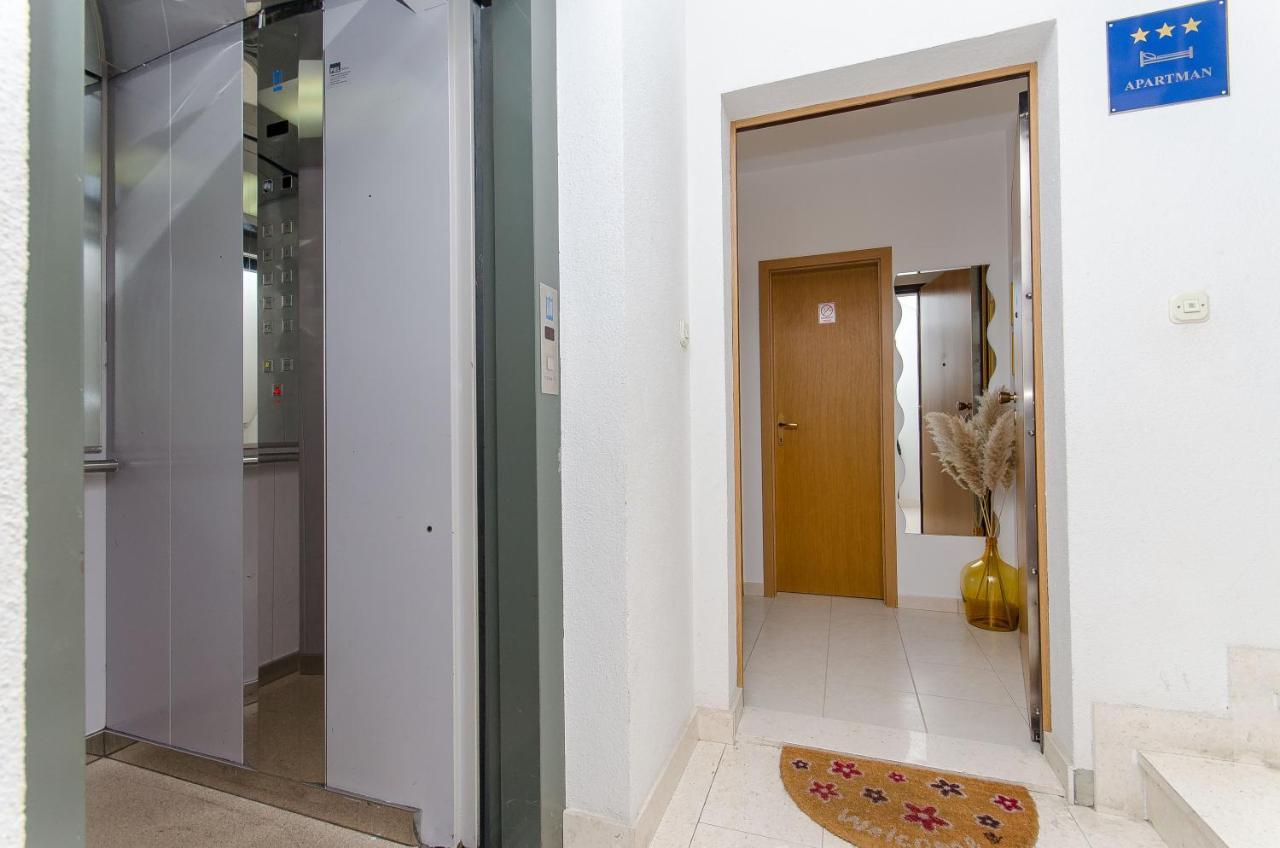 Spacious Apartment Smile With Terrace And Secure Garage Split Exterior foto
